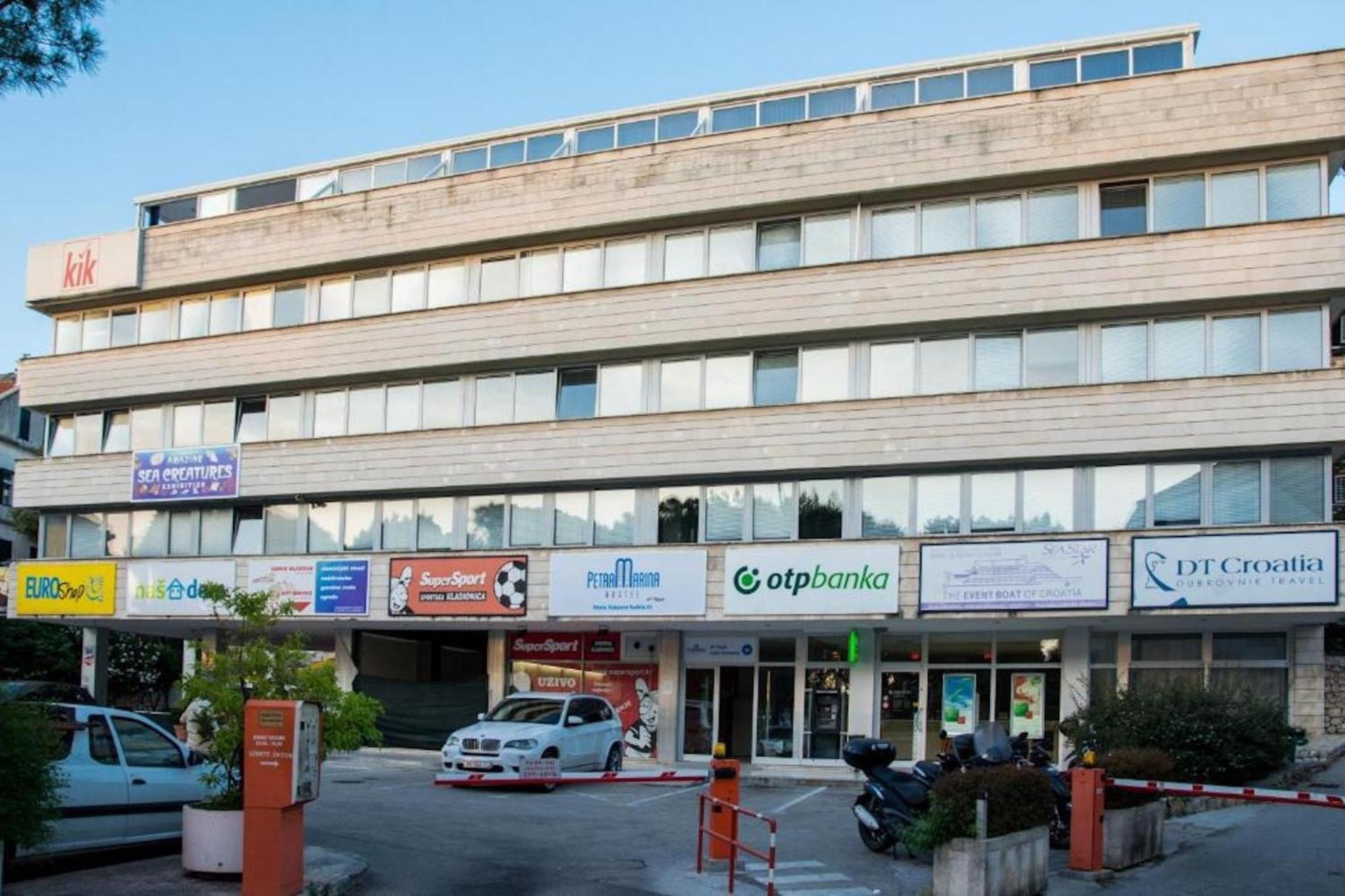 Petra Marina *